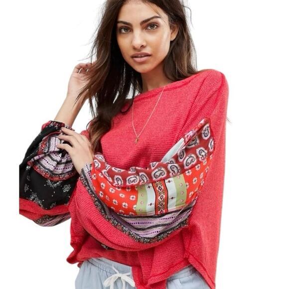 Free People We the Free Women Small Blossom Thermal Top Red Bandana Sleeves Boho - Picture 5 of 17
